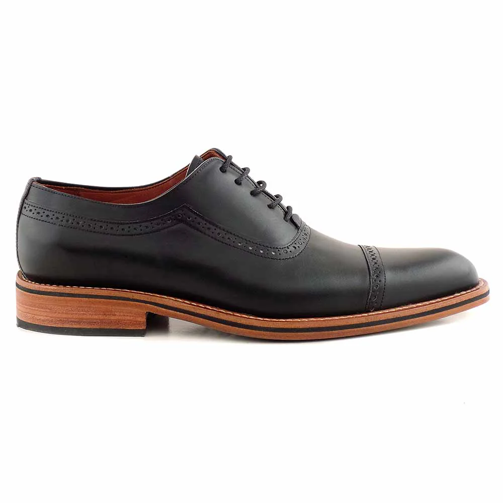 ZAPATO TITAN NEGRO.