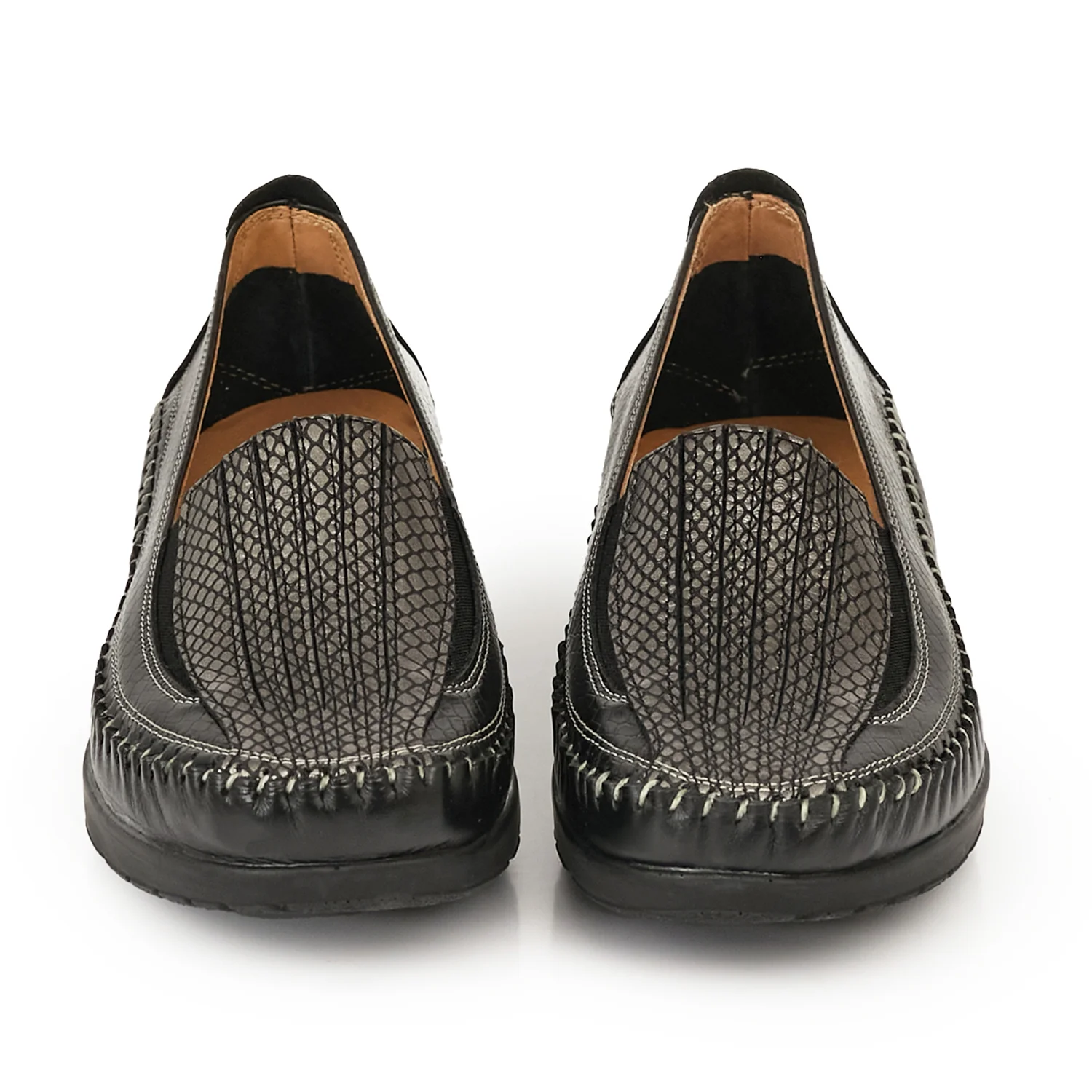 MOCASIN LUQUE NEGRO Y PELTRE - Image 4