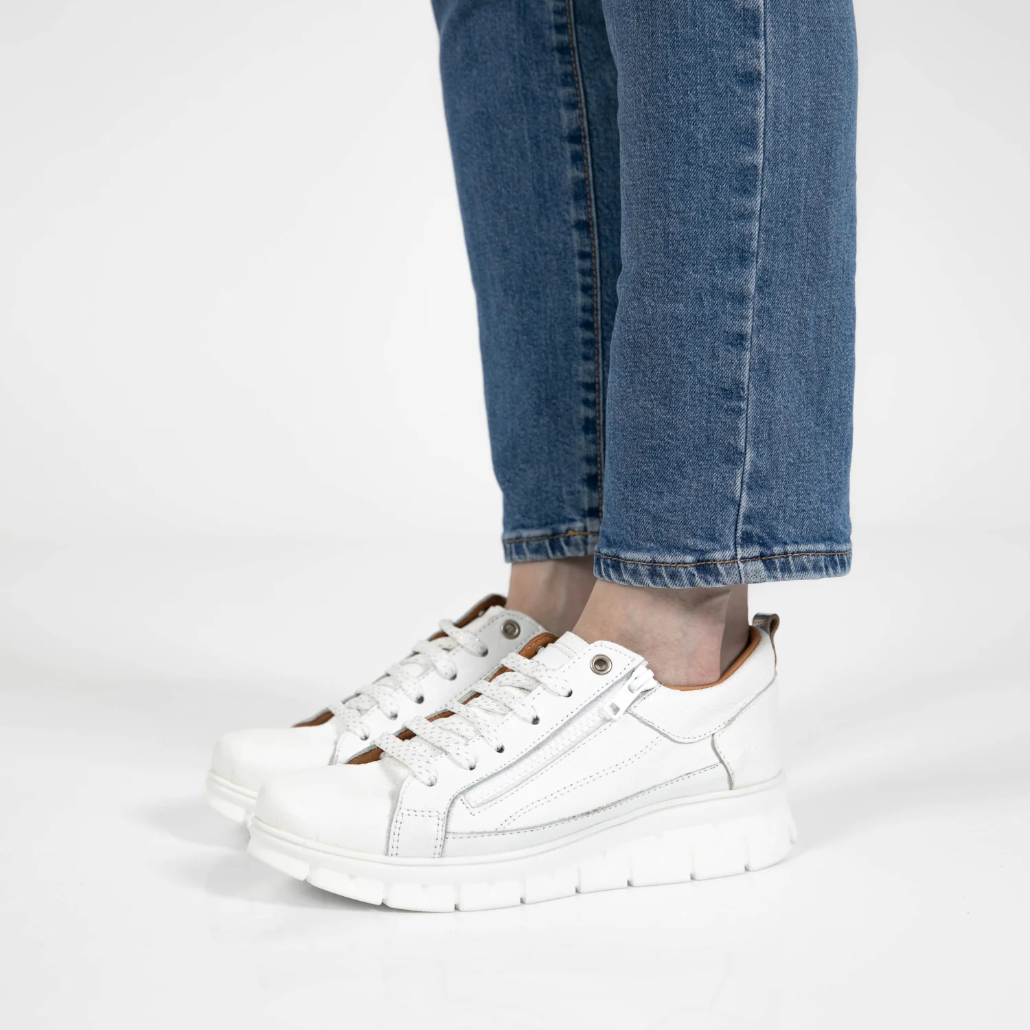 ZAPATILLA AVERY BLANCA - Image 8