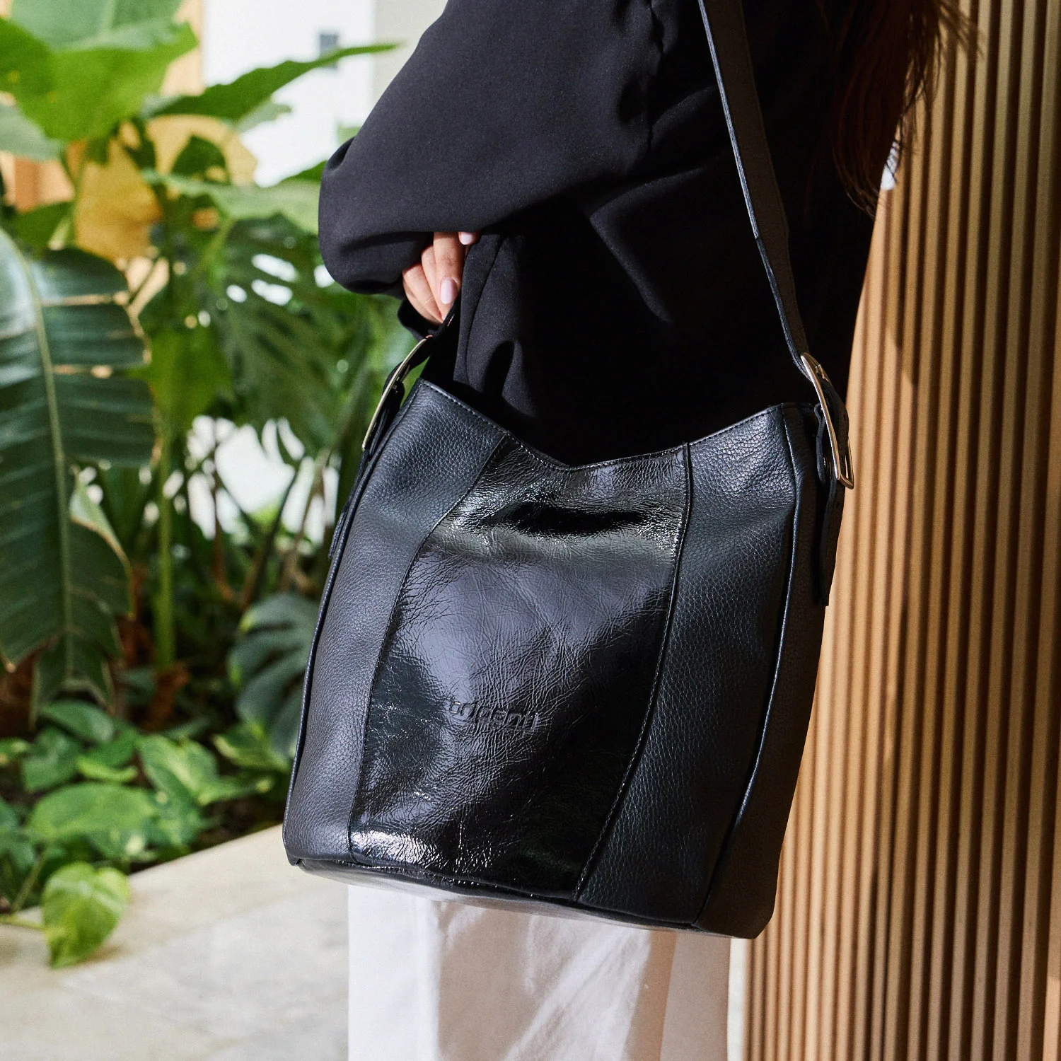 CARTERA LUCENTE NEGRA - Image 8