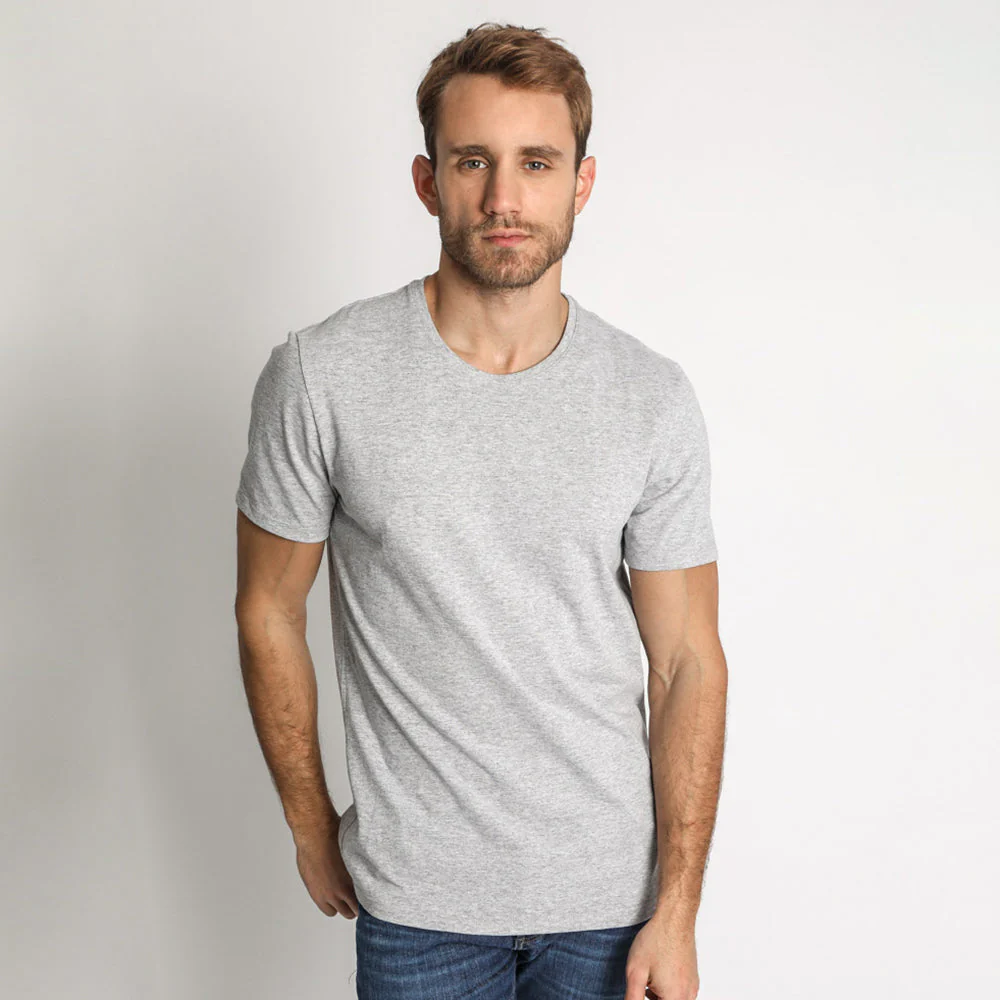 REMERA BASICS GRIS. - Image 2