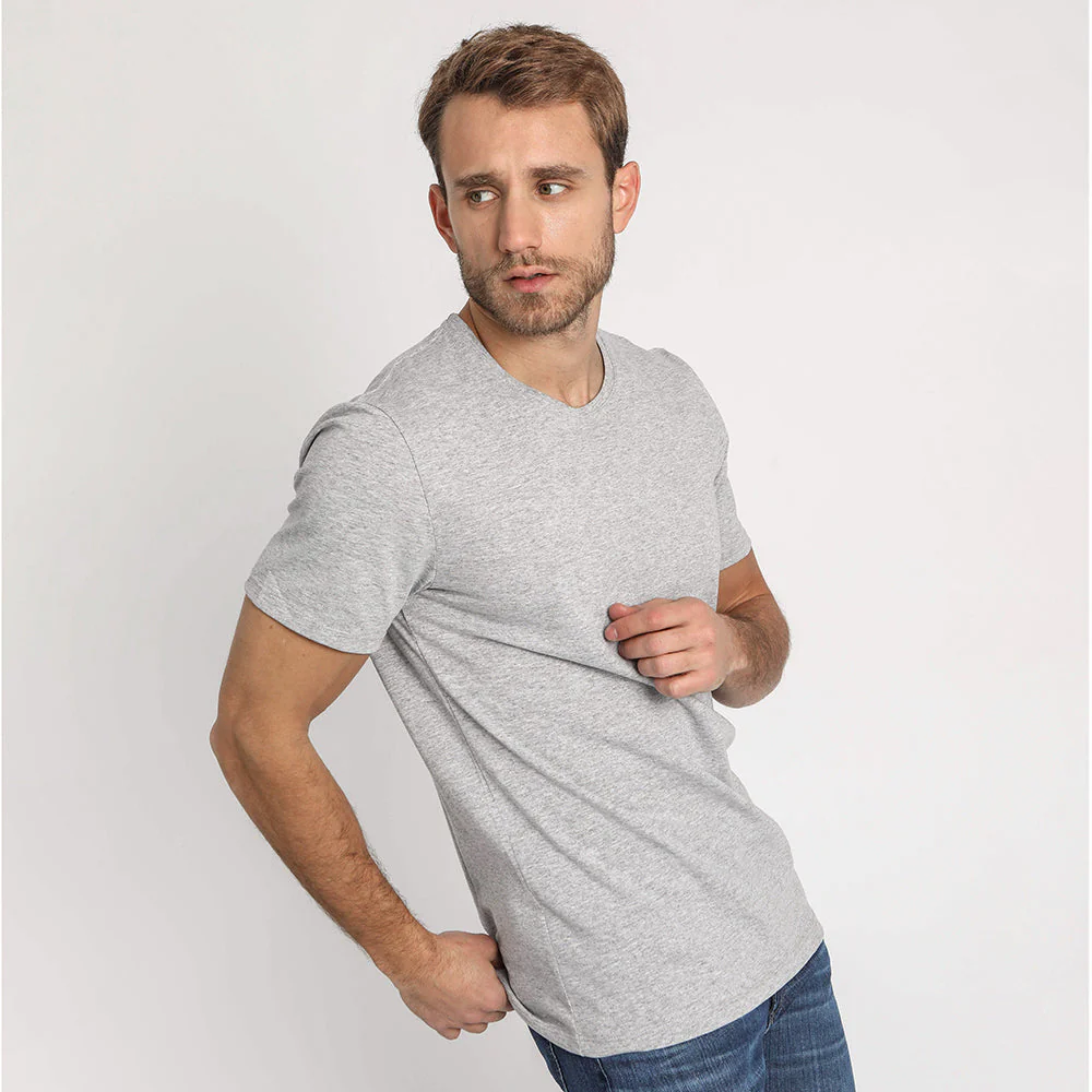 REMERA BASICS GRIS. - Image 3